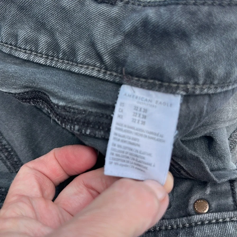 American Eagle black Skinny Jeans Distressed 32/30